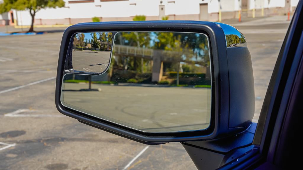 New 2026 GMC Sierra 1500 SLT w/ SLT Convenience Package image 16