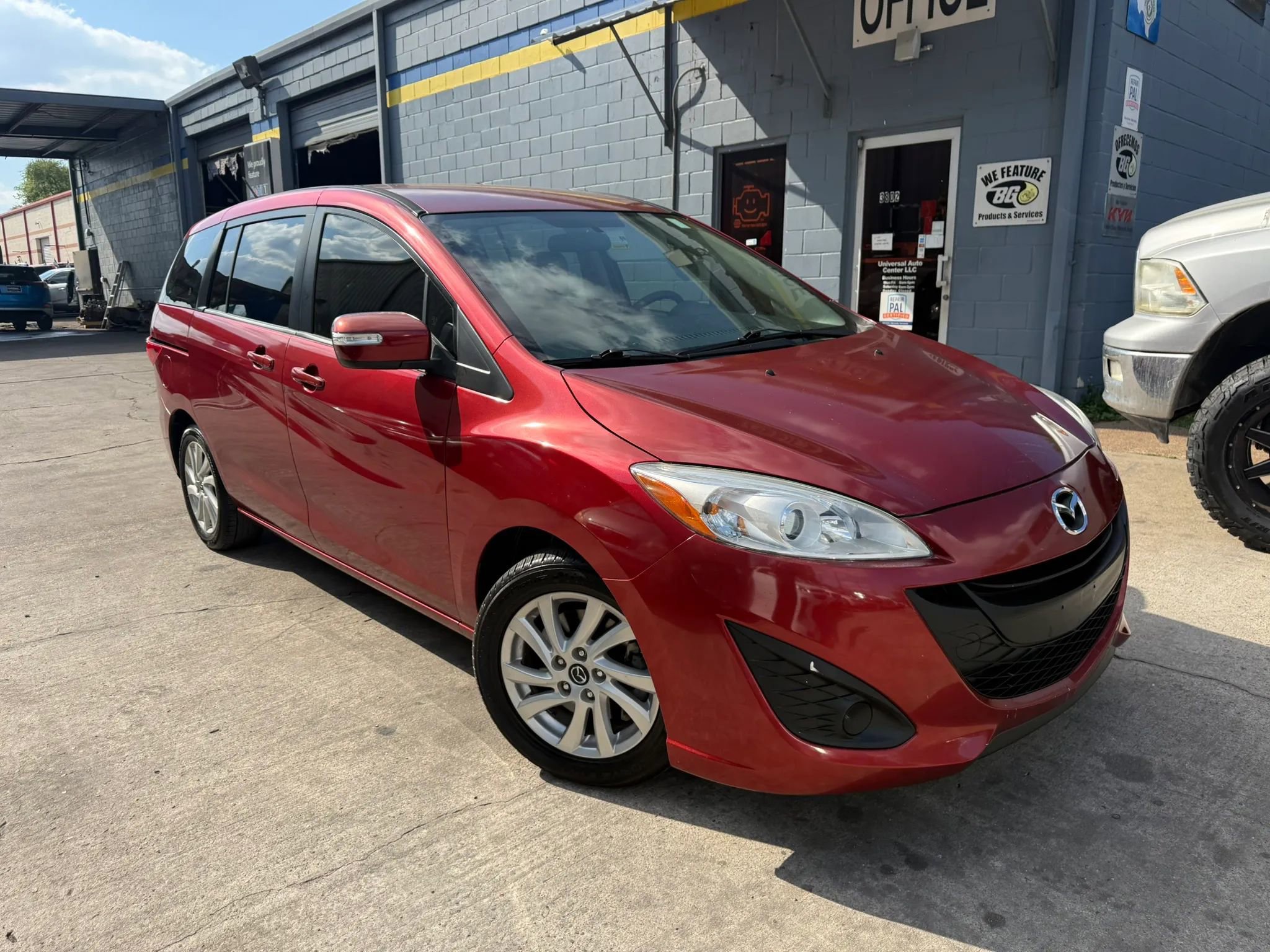 Used 2014 MAZDA MAZDA5 Sport image 1