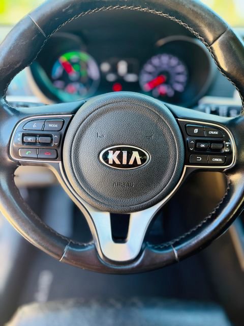 Used 2018 Kia Optima EX image 26