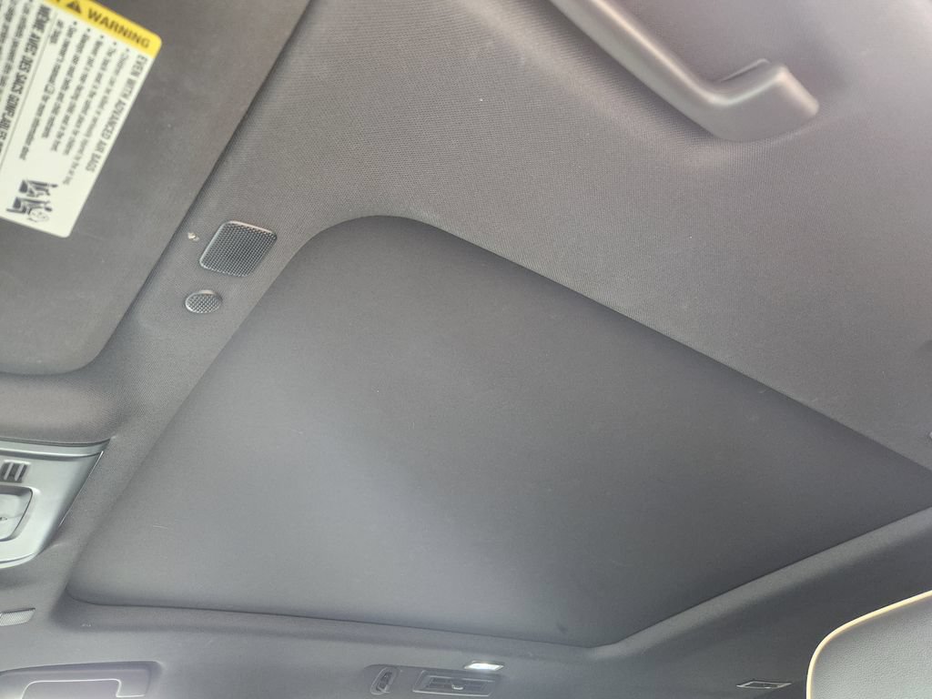 Used 2021 Chevrolet Suburban Premier AWD/4WD image 17