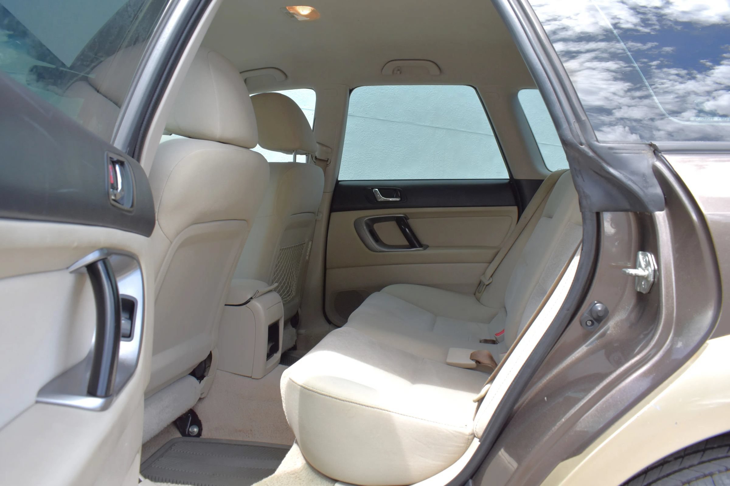 Used 2008 Subaru Outback 2.5i L.L. Bean AWD/4WD image 40