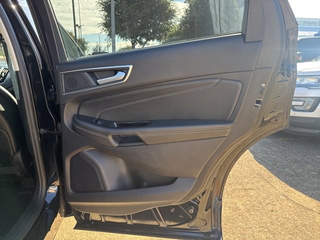 Used 2019 Ford Edge Titanium w/ Equipment Group 301A image 18