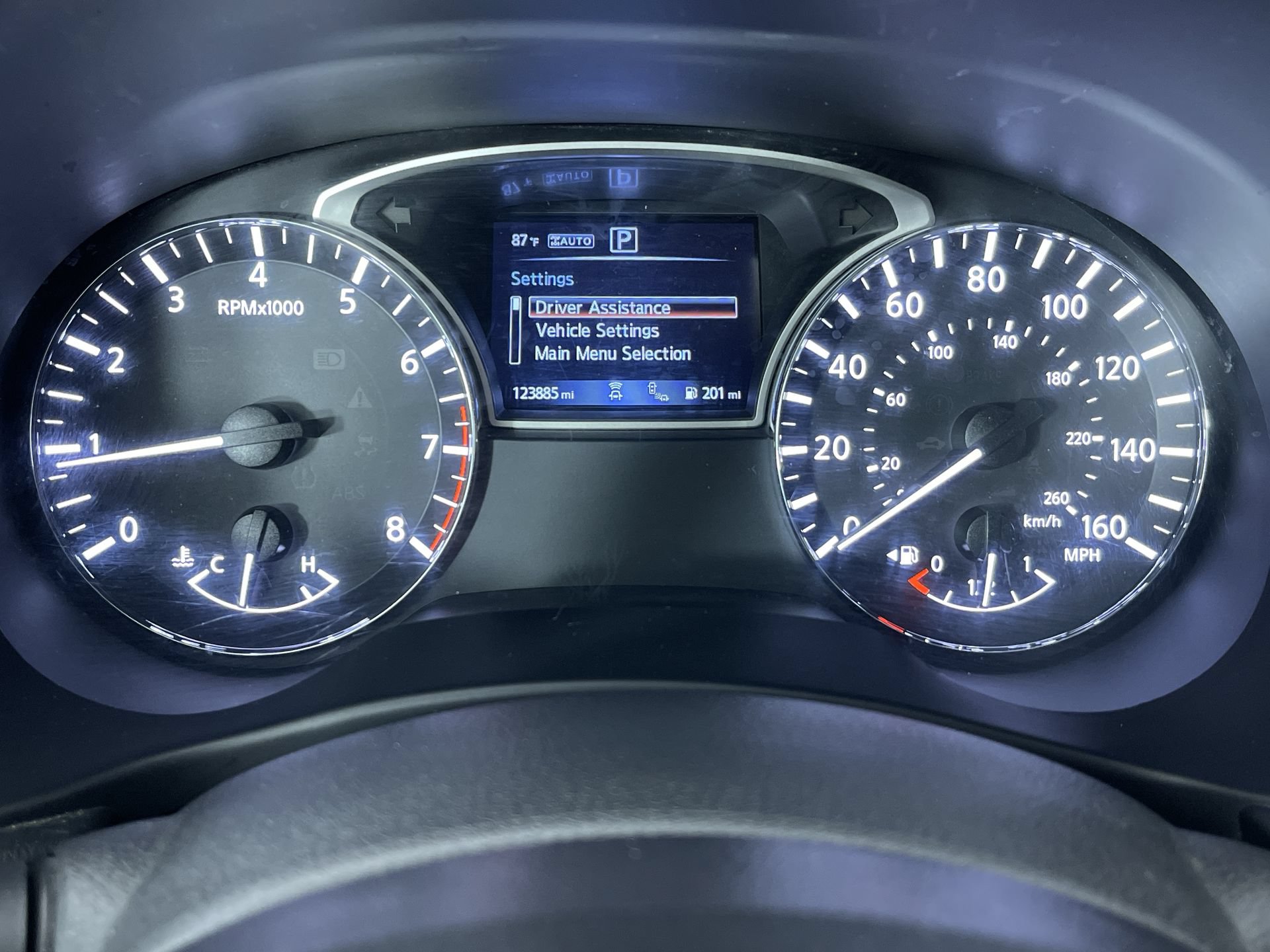 Used 2020 Nissan Pathfinder SL AWD/4WD image 17
