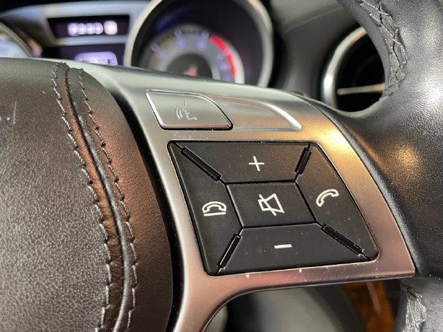Used 2013 Mercedes-Benz SL 550 image 13