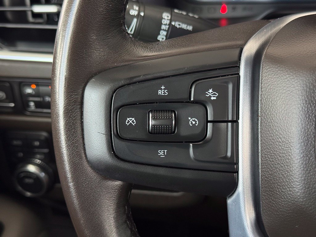 Used 2023 GMC Yukon XL SLT AWD/4WD image 33