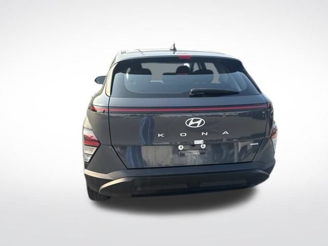 Used 2025 Hyundai Kona SE AWD/4WD image 4