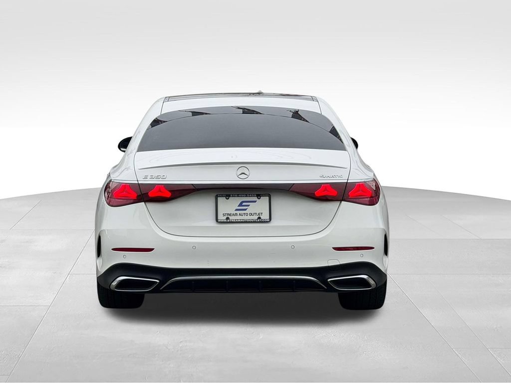 Used 2025 Mercedes-Benz E 350 4MATIC Sedan image 8