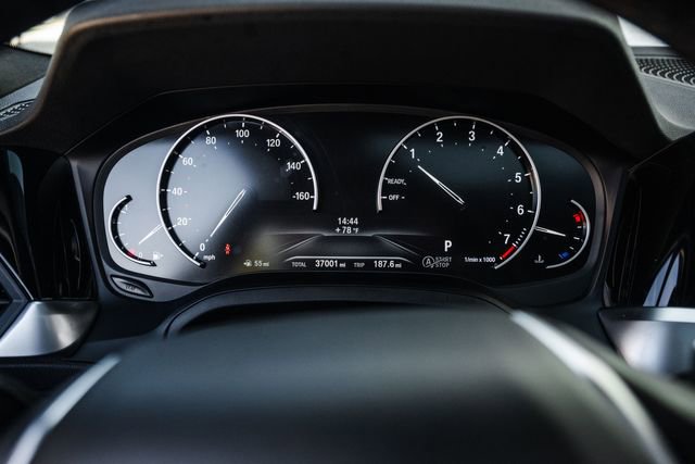 Used 2019 BMW 330i Sedan w/ Parking Assistance Package RWD image 12