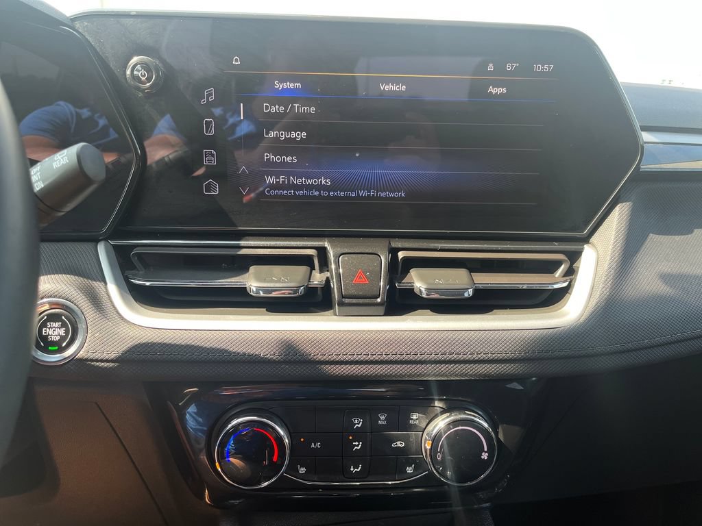Used 2024 Chevrolet TrailBlazer LT w/ LT Cold Weather Package FWD image 36
