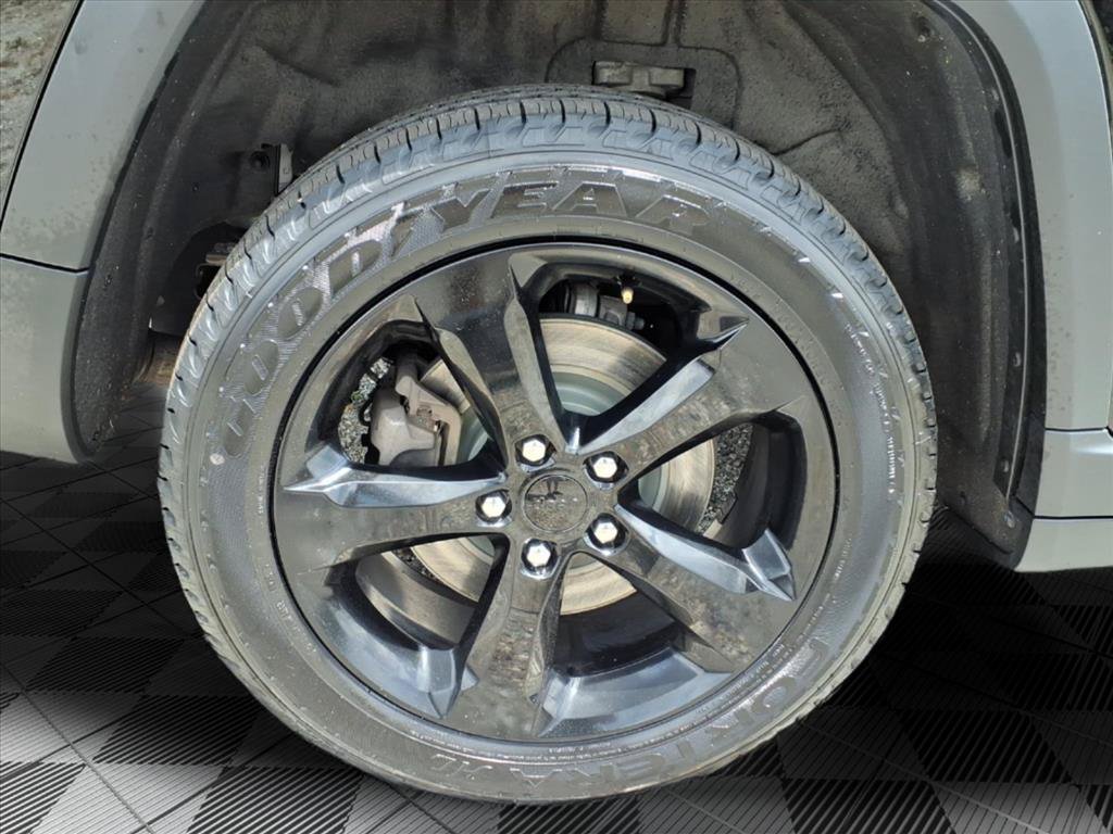 Used 2023 Jeep Grand Cherokee L Limited w/ Luxury Tech Group II AWD/4WD image 30