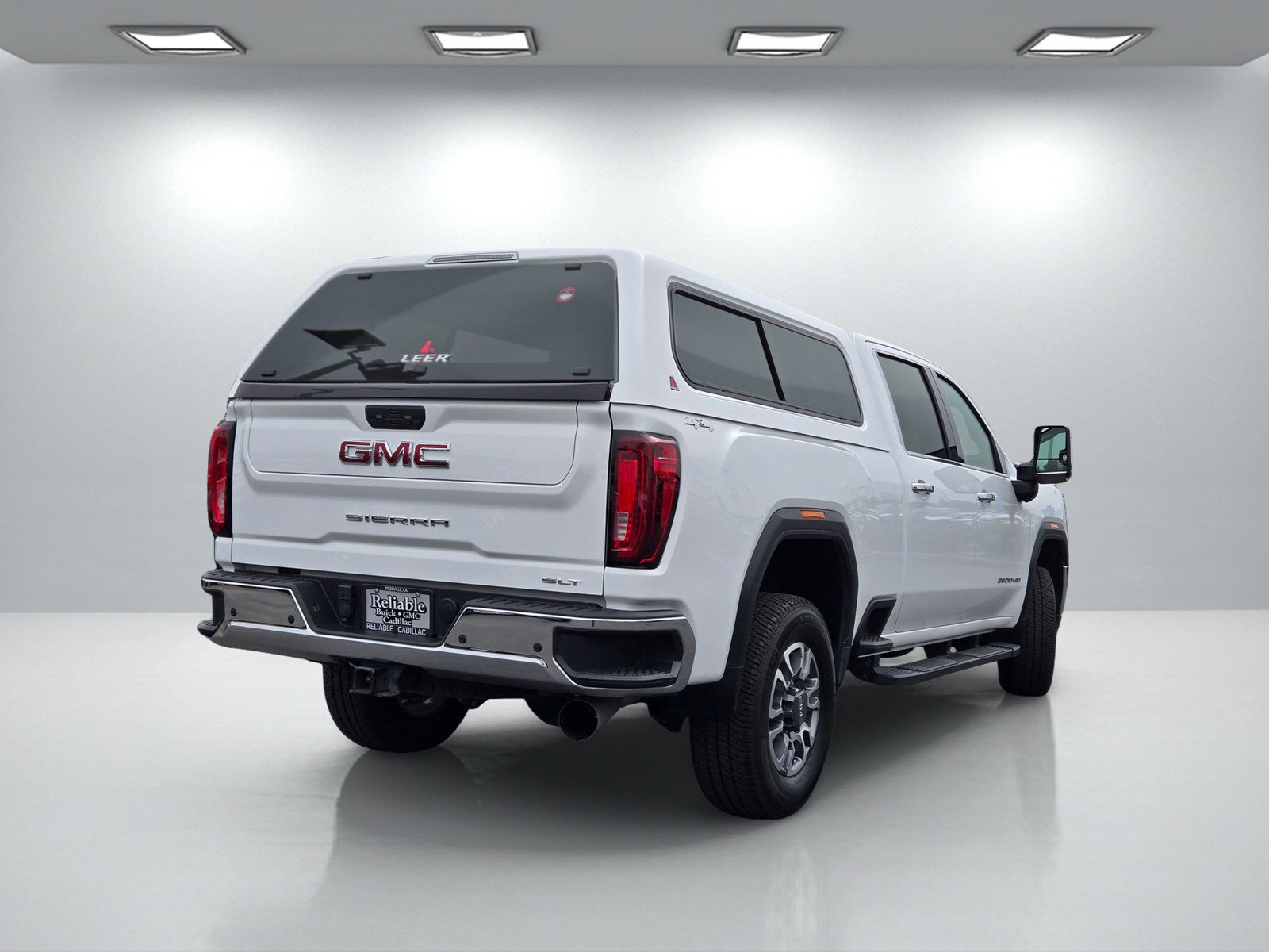 Certified 2022 GMC Sierra 2500 SLT w/ SLT Convenience Package image 4