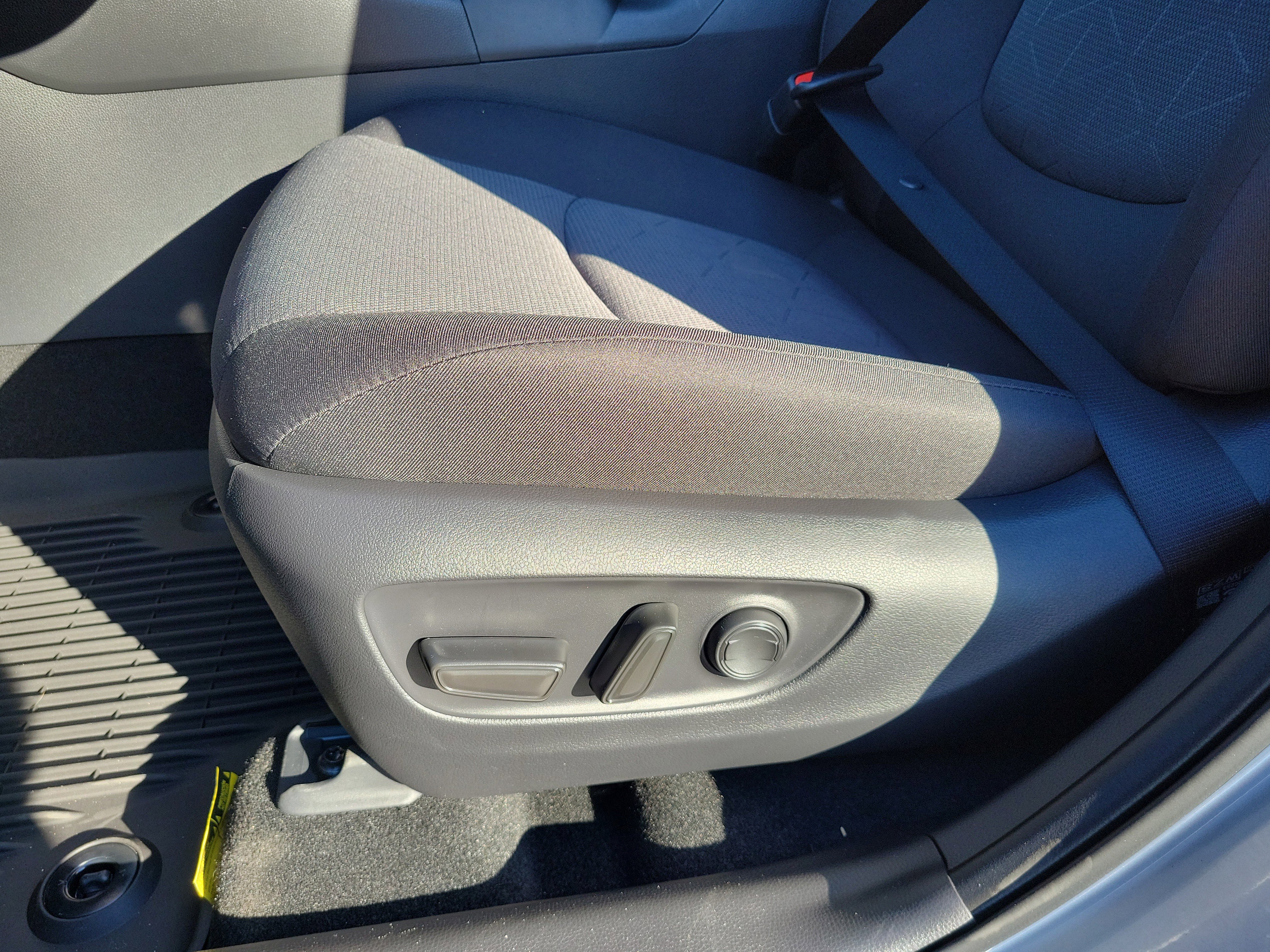 New 2025 Toyota RAV4 XLE w/ Convenience Package image 14