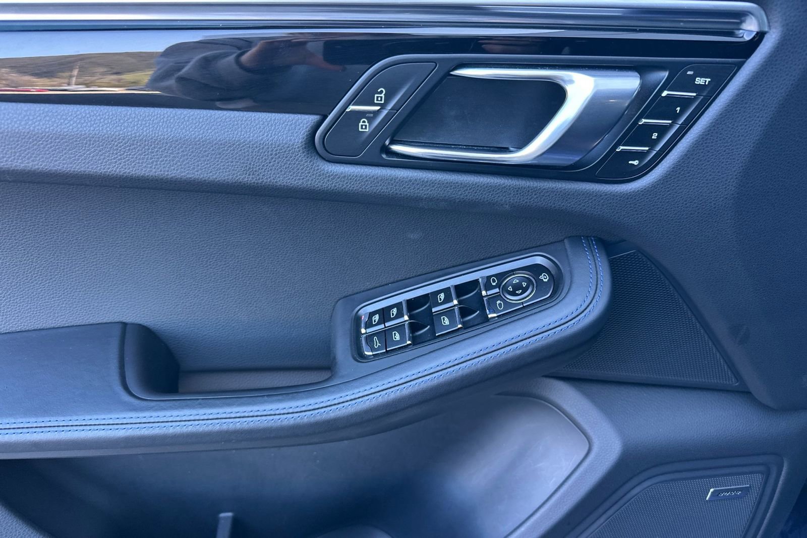 Used 2024 Porsche Macan image 12