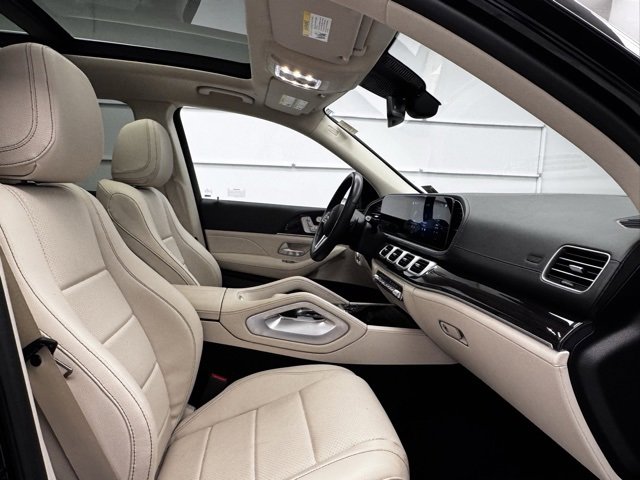 Used 2023 Mercedes-Benz GLS 450 4MATIC image 17
