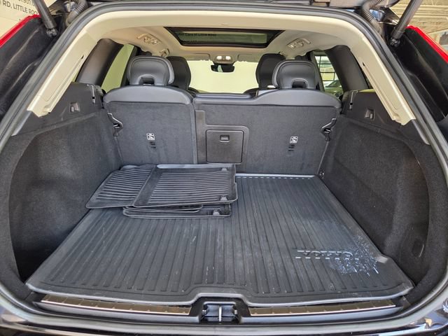 Certified 2024 Volvo XC60 B5 Plus AWD/4WD image 18
