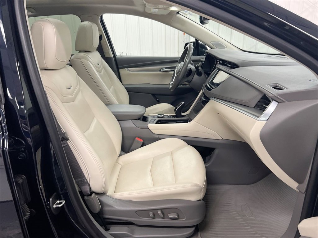 Used 2022 Cadillac XT5 Premium Luxury image 23