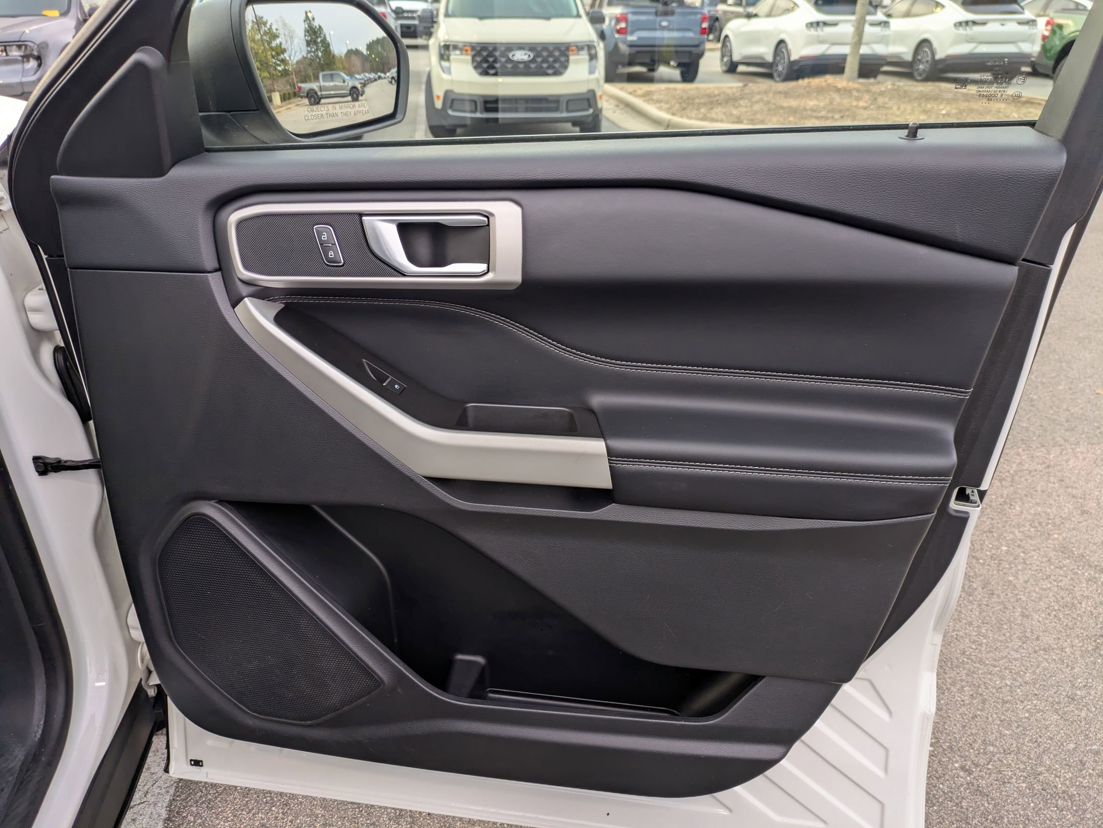 Certified 2022 Ford Explorer XLT w/ Equipment Group 202A image 41