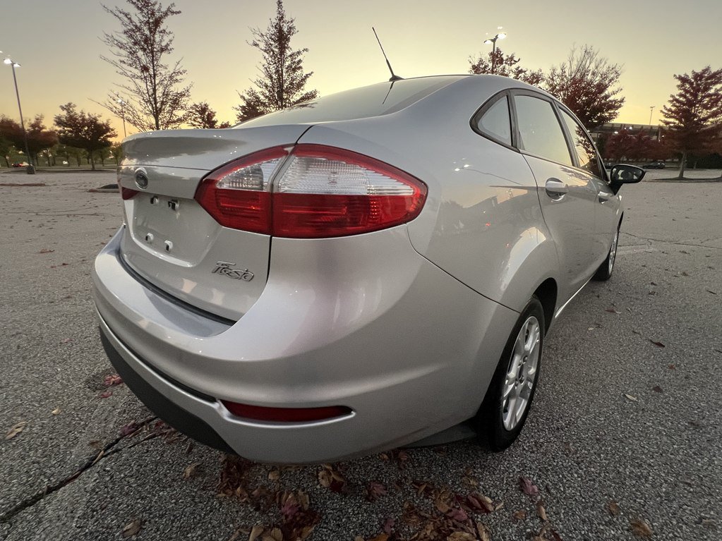 Used 2015 Ford Fiesta SE FWD image 5