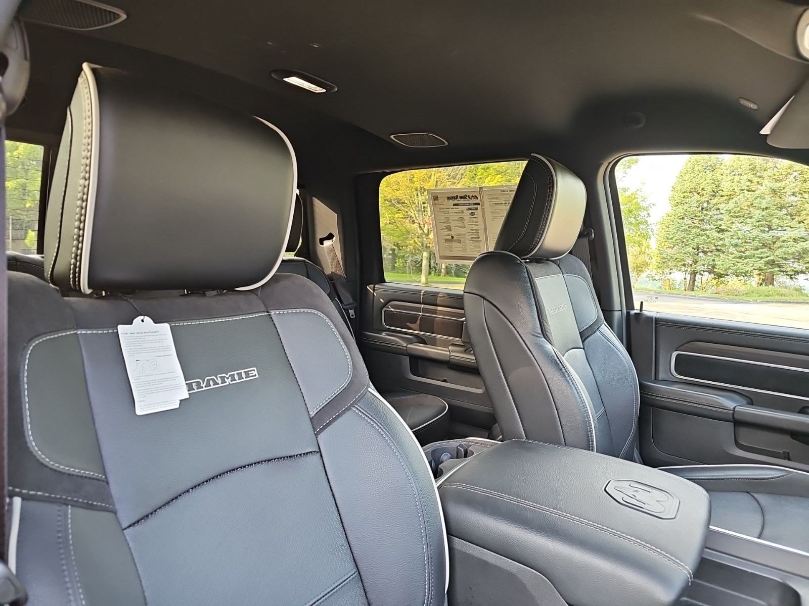 Used 2025 RAM 2500 Laramie AWD/4WD image 11