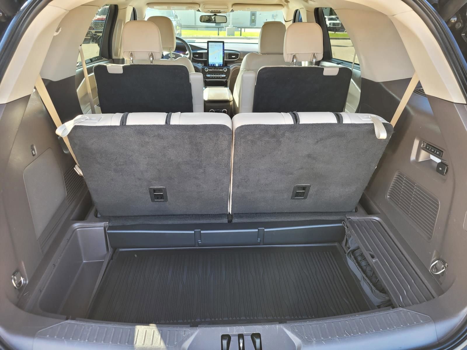 Used 2021 Ford Explorer Platinum w/ Equipment Group 601A image 16