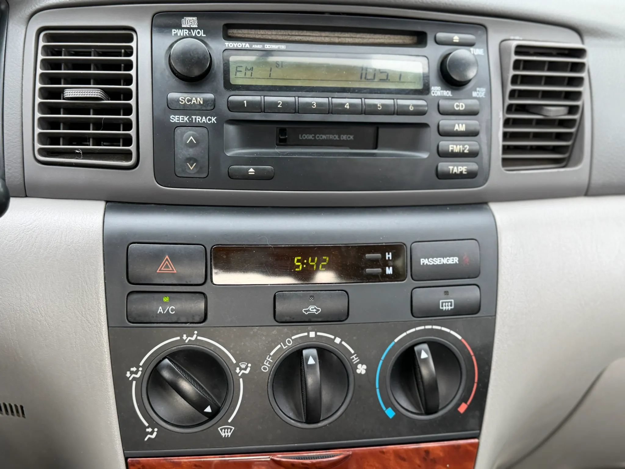 Used 2004 Toyota Corolla S FWD image 24