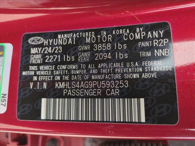 Used 2023 Hyundai Elantra SEL w/ Convenience Package image 25