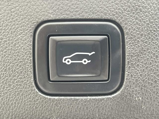 Used 2023 Cadillac Escalade ESV Sport Platinum image 27