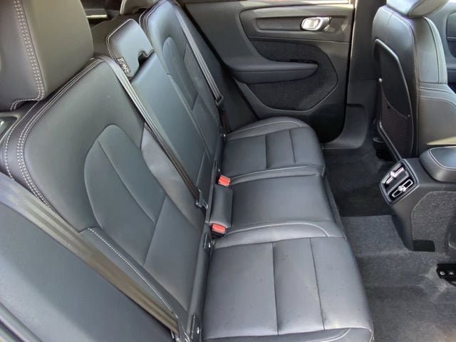 Certified 2025 Volvo XC40 B5 Plus w/ Protection Package Premier image 14