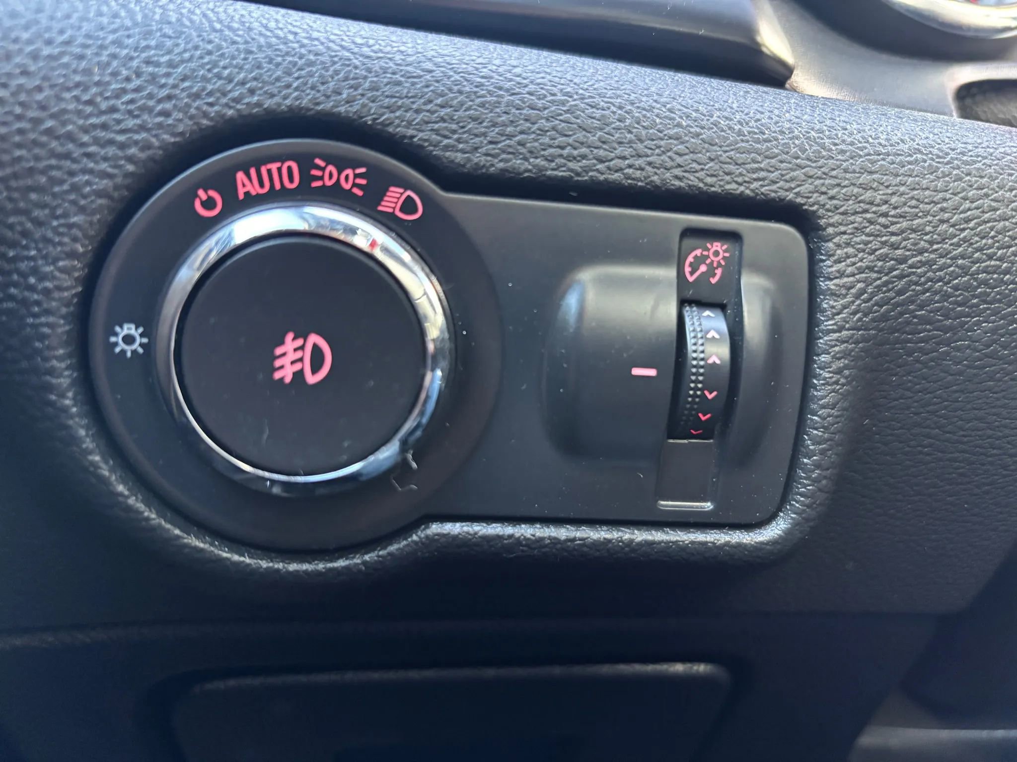 Used 2019 Buick Cascada Sport Touring w/ Dark Effects Package image 20