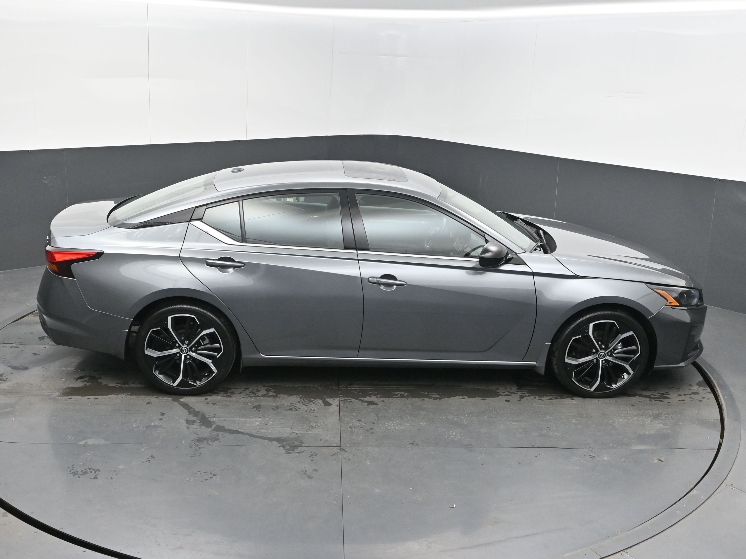 Certified 2023 Nissan Altima 2.5 SR w/ SR Premium Package image 37