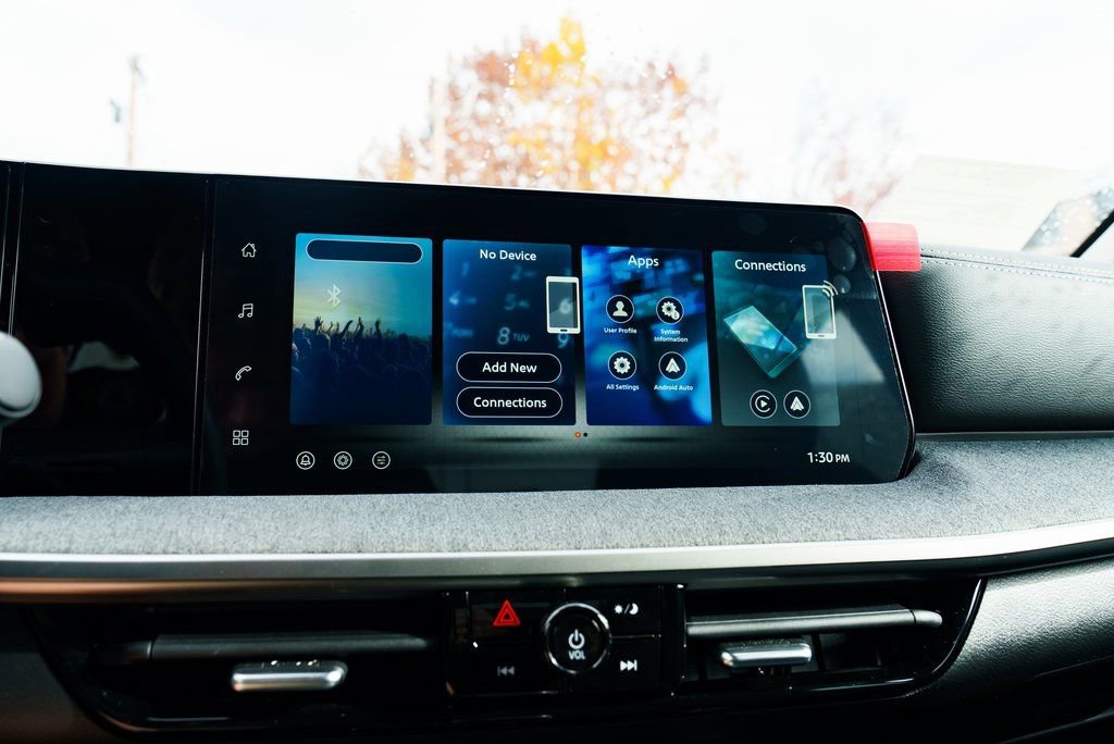 New 2026 Nissan Kicks SV w/ SV Premium Package image 13