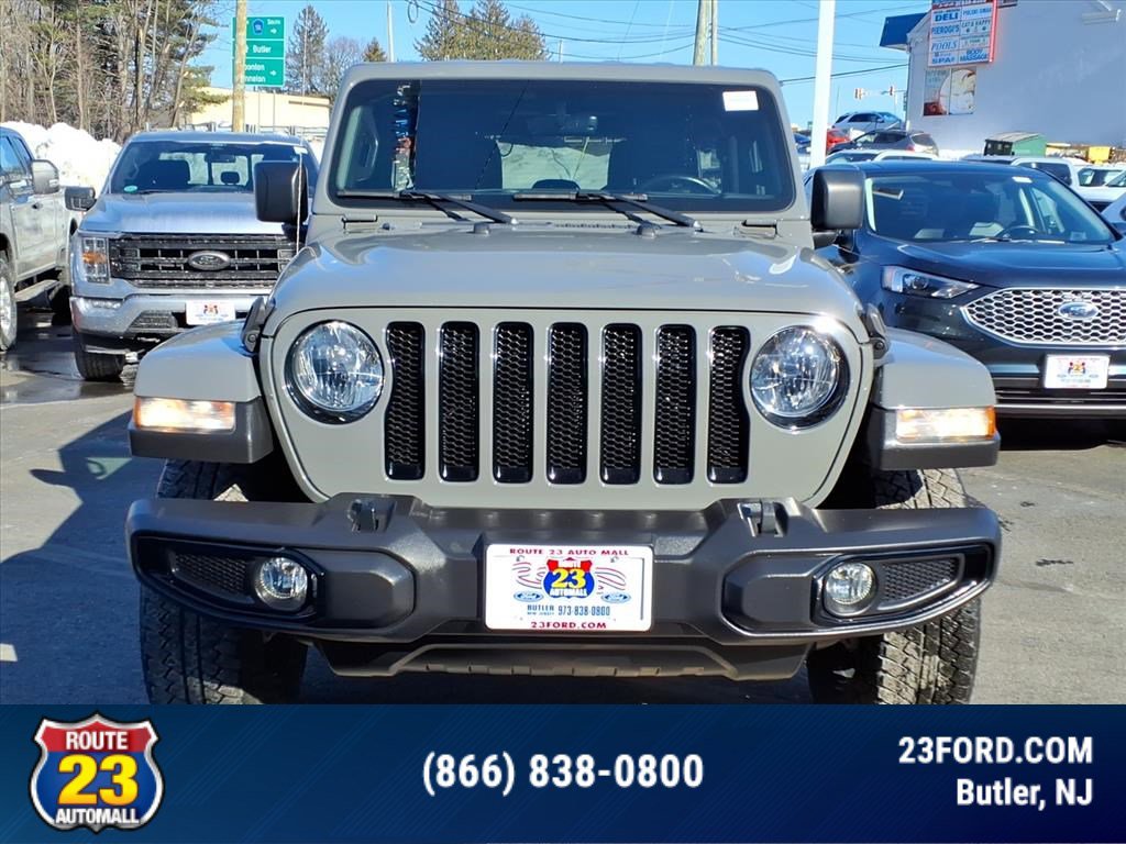 Used 2021 Jeep Wrangler Unlimited Sahara image 2