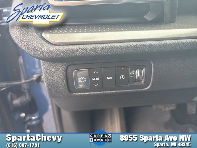 Used 2025 Chevrolet Traverse LT image 10
