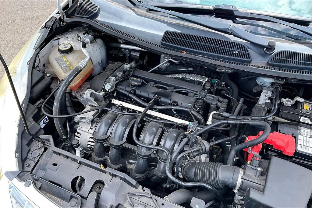 Used 2013 Ford Fiesta SE FWD image 34