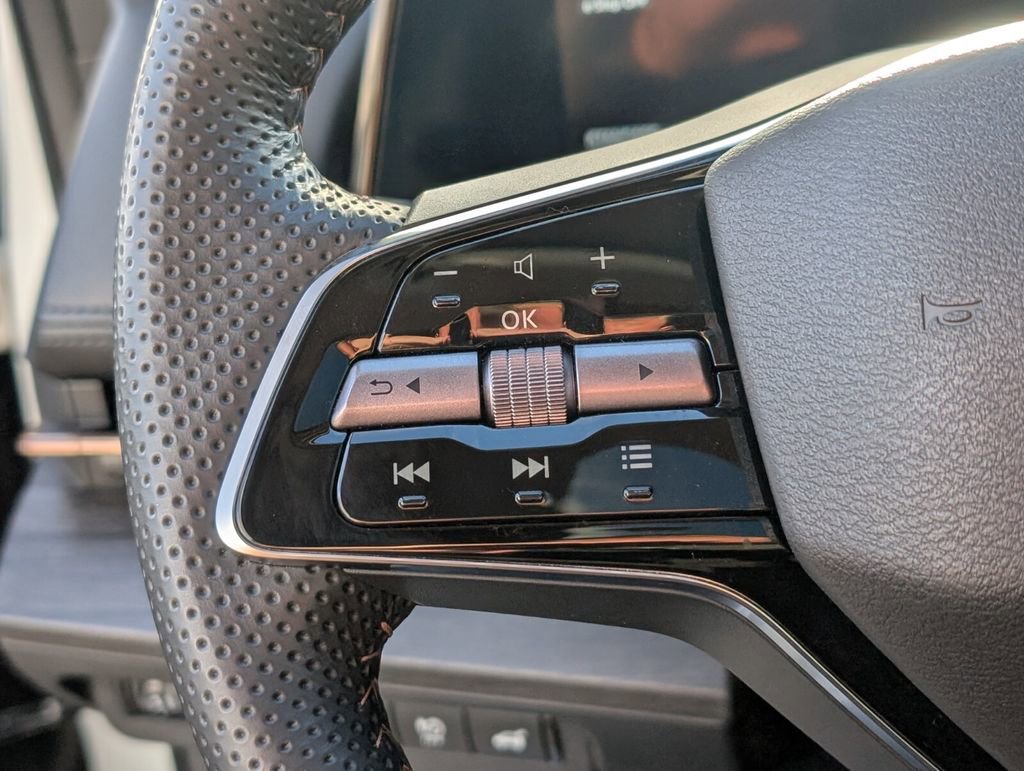 Used 2024 Nissan Ariya AWD image 27