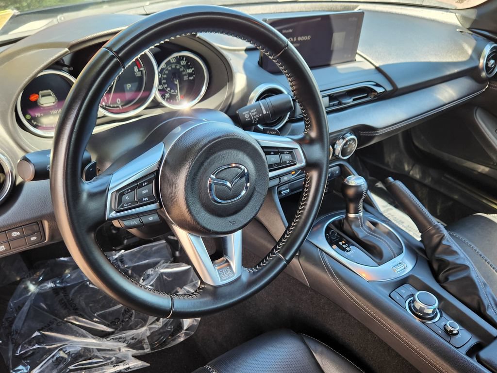 Used 2025 MAZDA MX-5 Miata RF Grand Touring RWD image 17