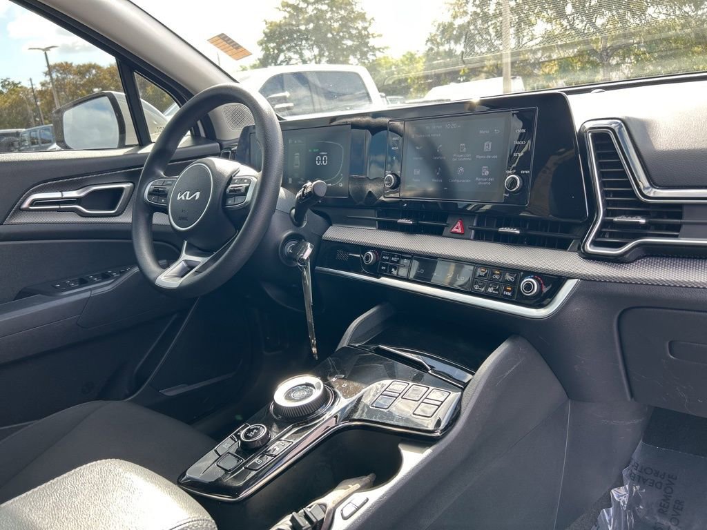Used 2023 Kia Sportage LX image 24