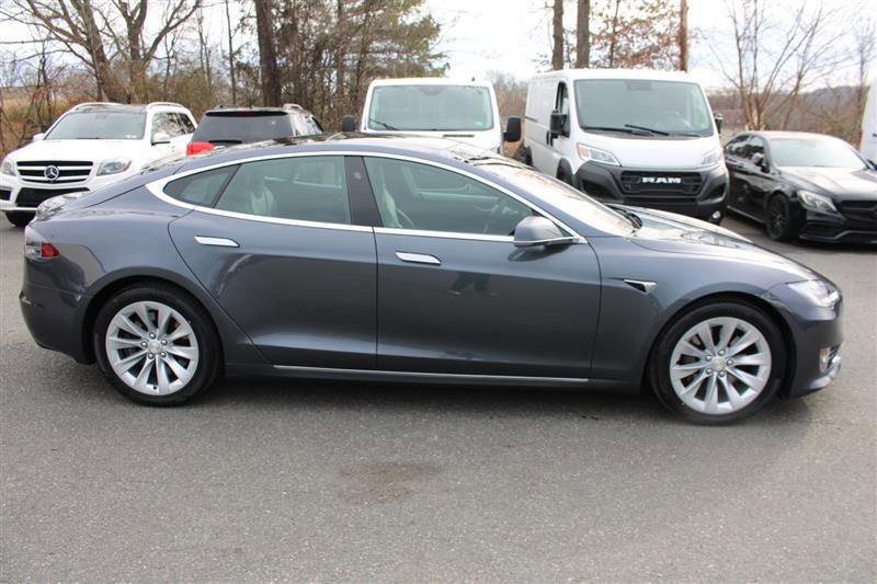 Used 2018 Tesla Model S 100D image 9