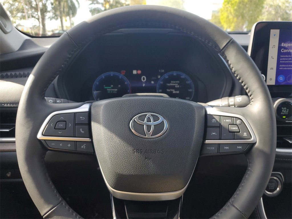 Used 2024 Toyota Grand Highlander Platinum image 8