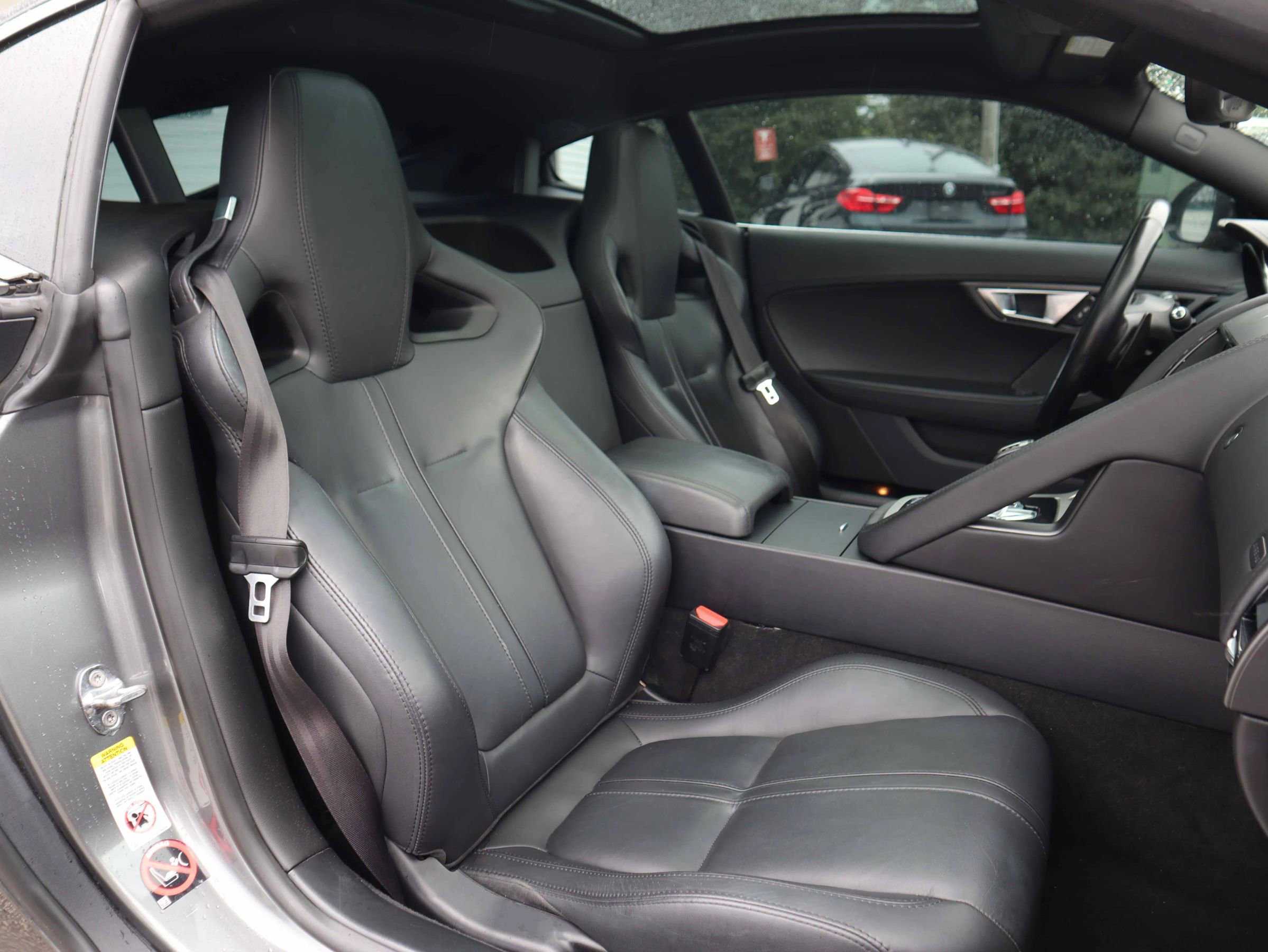 Used 2016 Jaguar F-TYPE Coupe image 3