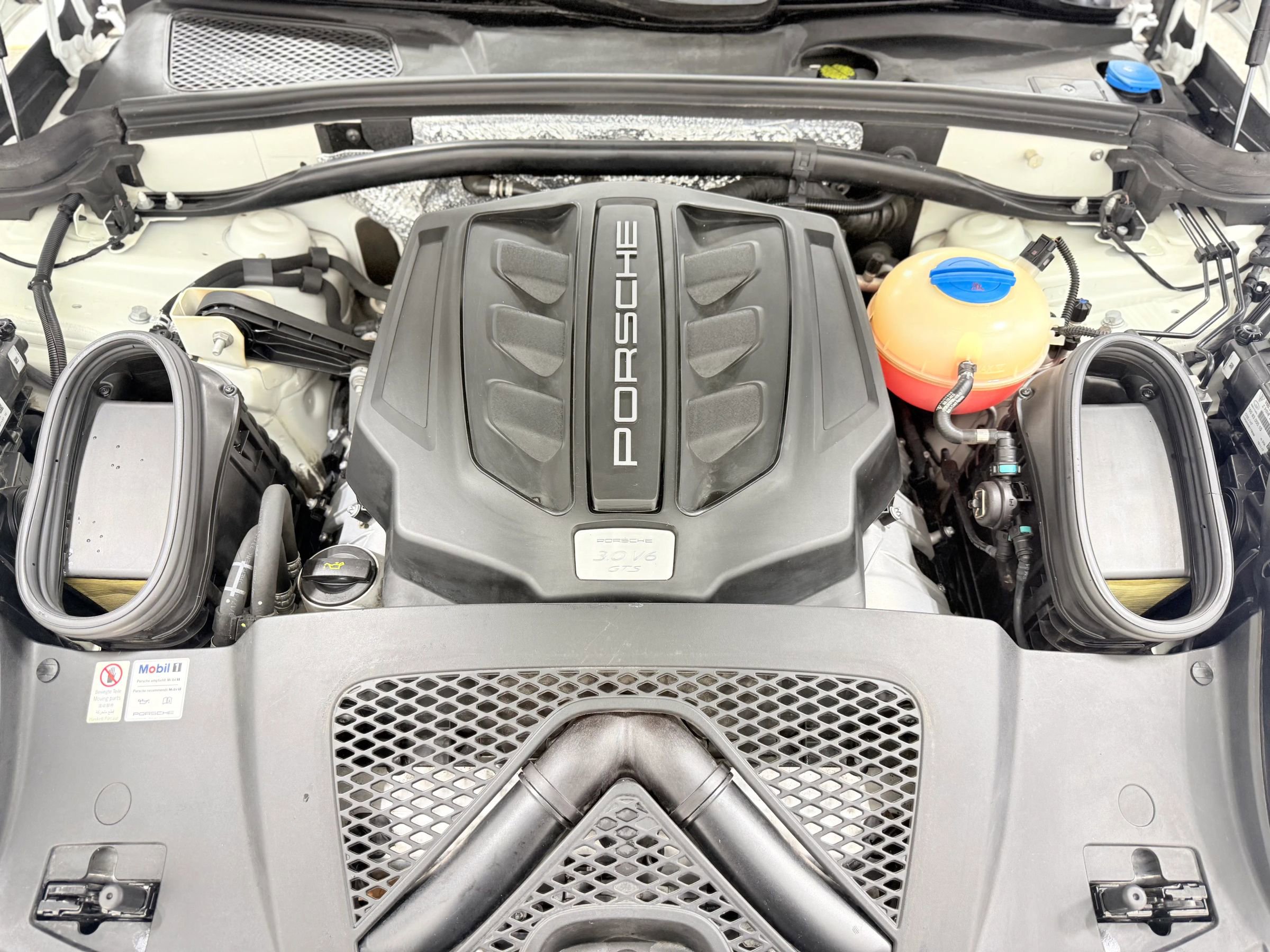 Used 2018 Porsche Macan GTS image 38