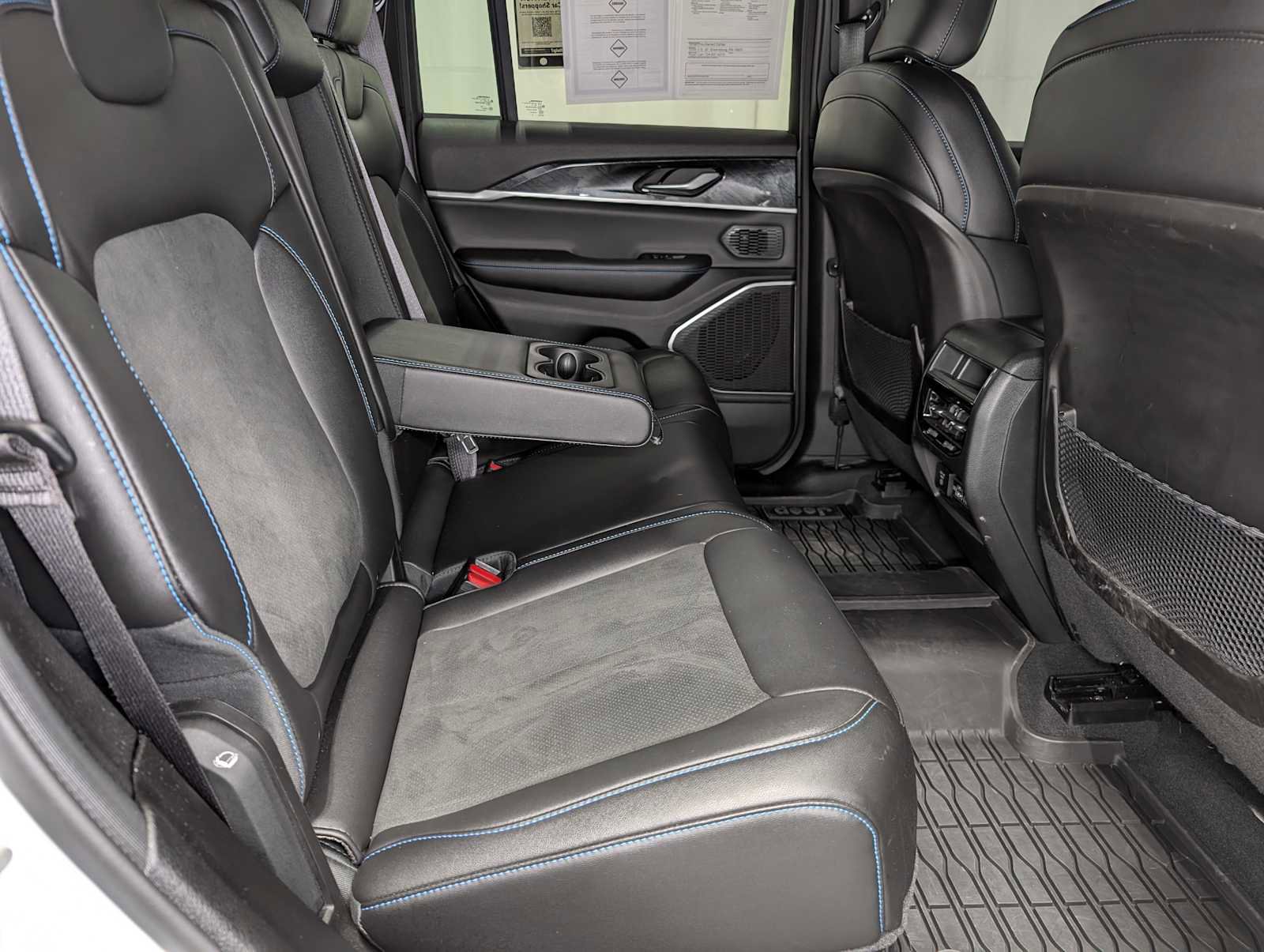 Used 2024 Jeep Grand Cherokee Trailhawk image 45