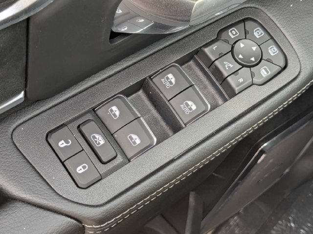 New 2026 RAM 2500 Laramie AWD/4WD image 23