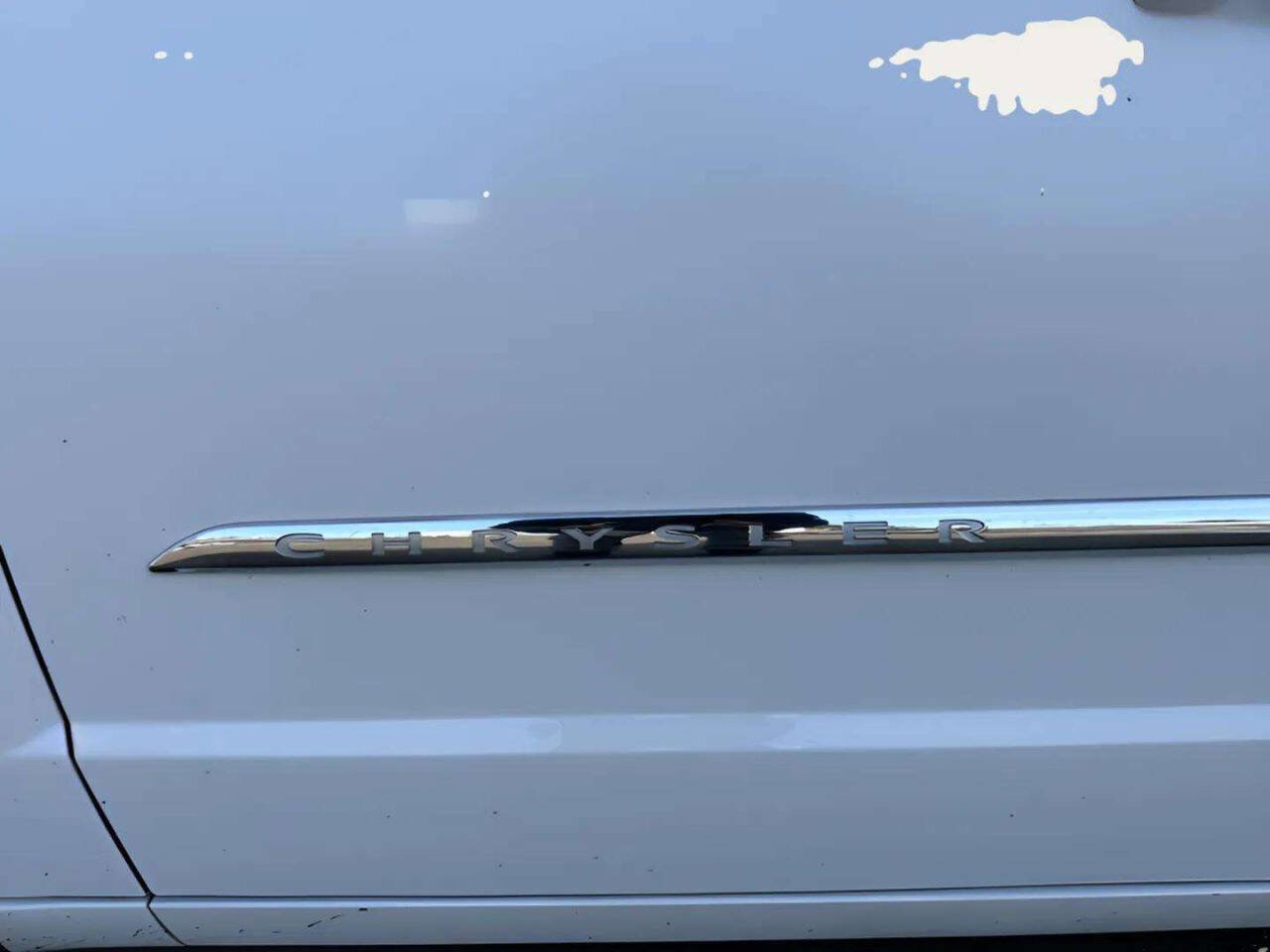 Used 2016 Chrysler Town & Country S FWD image 9