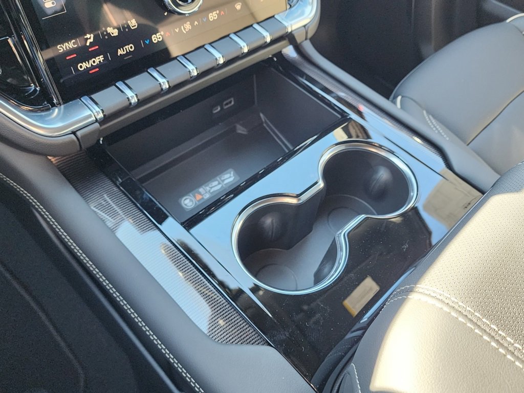 New 2026 GMC Yukon Elevation w/ Elevation Premium Package image 33