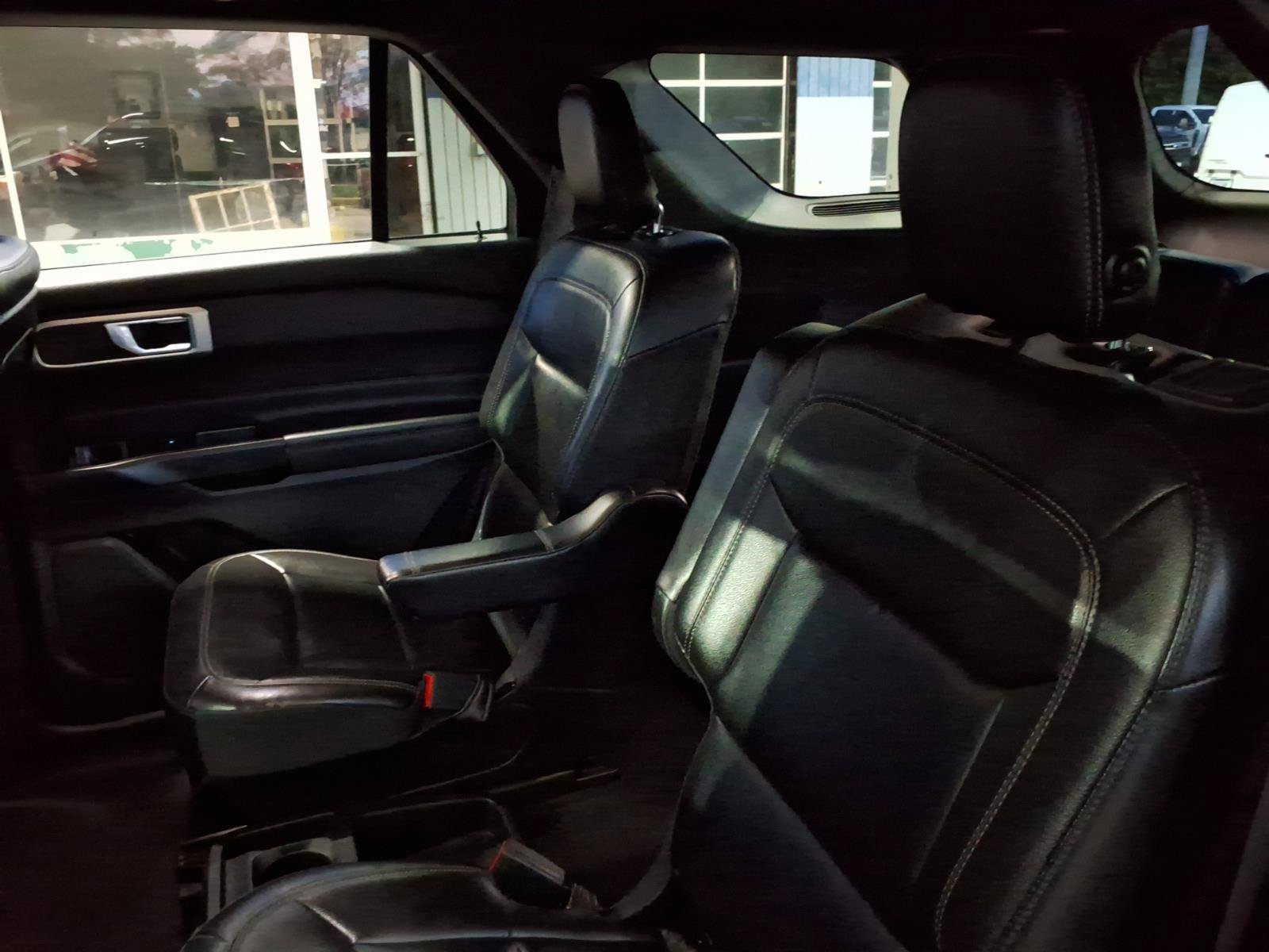 Used 2020 Ford Explorer XLT w/ Equipment Group 202A AWD/4WD image 13
