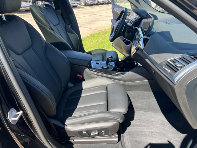 Used 2025 BMW X4 xDrive30i AWD/4WD image 16