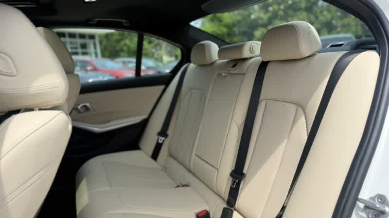 Used 2025 BMW 330i xDrive Sedan w/ Convenience Package AWD/4WD image 17