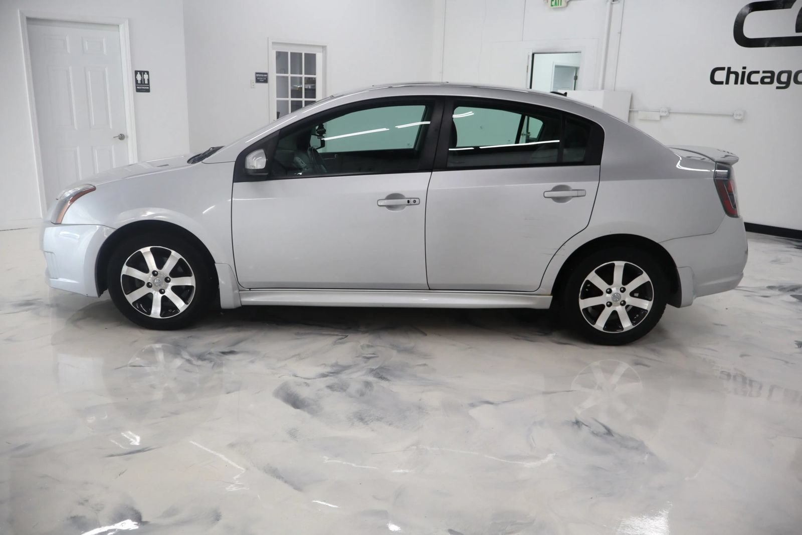 Used 2012 Nissan Sentra 2.0 SR w/ Special Edition Pkg FWD image 5