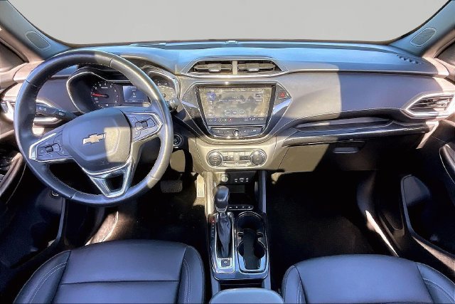 Used 2023 Chevrolet TrailBlazer ACTIV w/ Sun and Liftgate Package FWD image 7